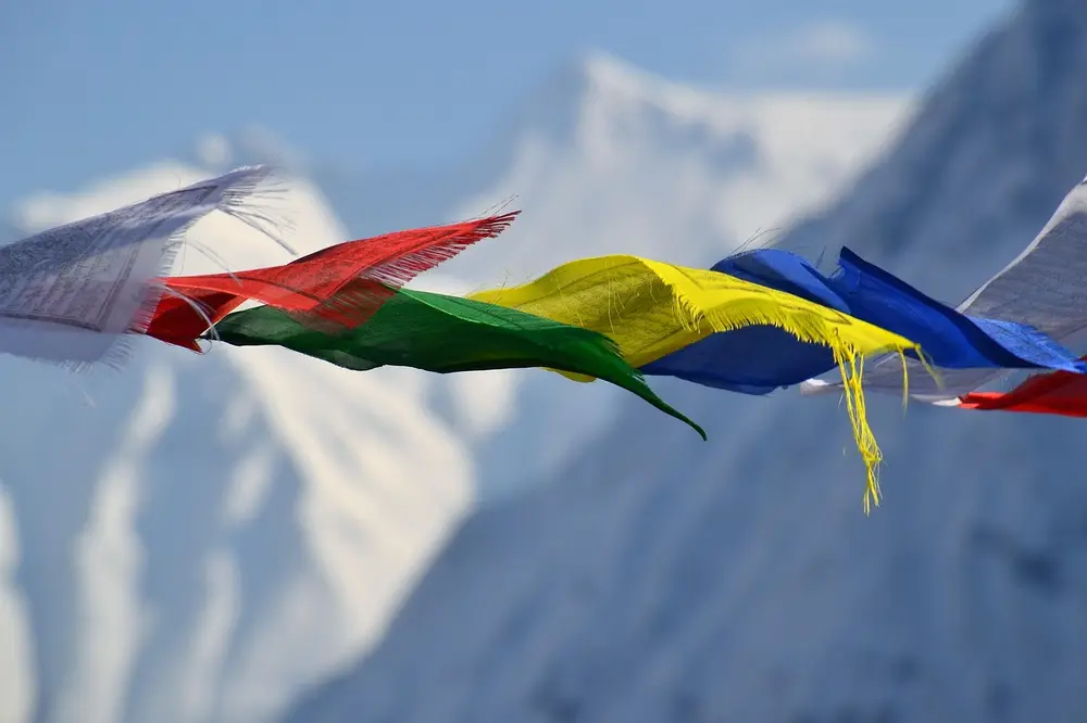 Prayer flags at the pass